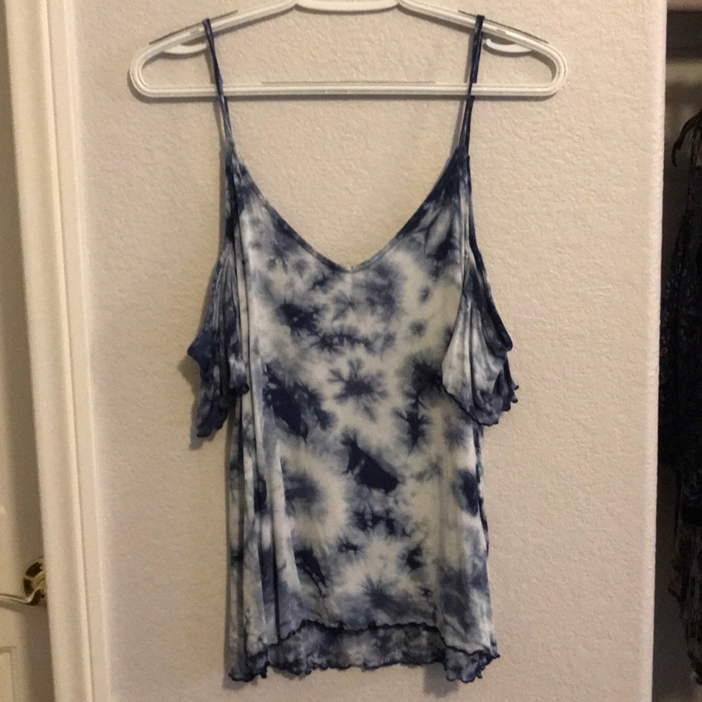 Tank top/off the shoulder